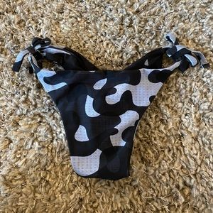 Fused Hawaii Pretty in Camo Aloha Bikini Bottom Scrunch Back XS